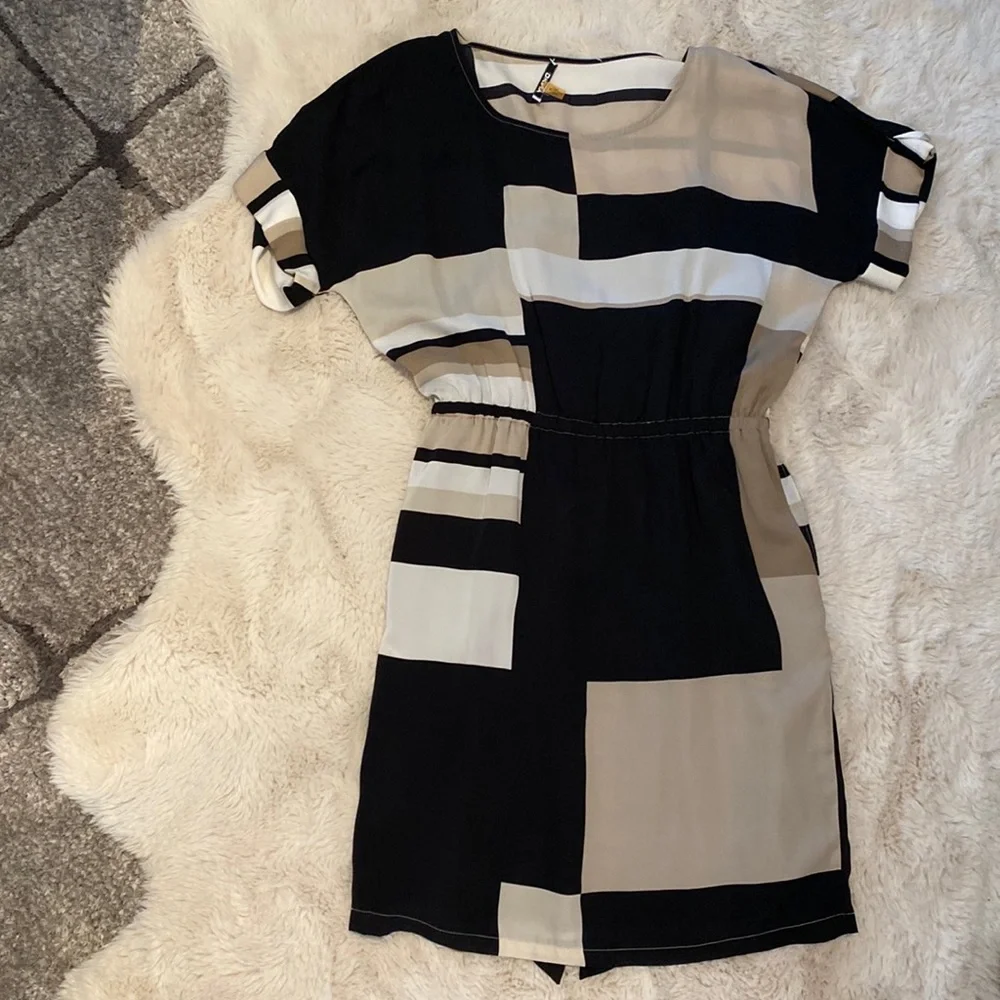 Dress / Brand: DKNY - Picture 1 of 6